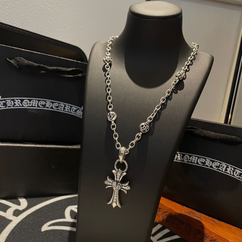Ch*0me He**ts necklaces